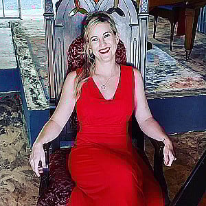 Profile photo for Roxanne Gunn