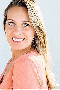 Profile photo for APRIL ROSE