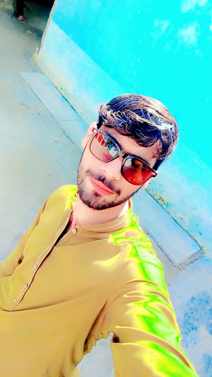 Profile photo for Hamza Zeb