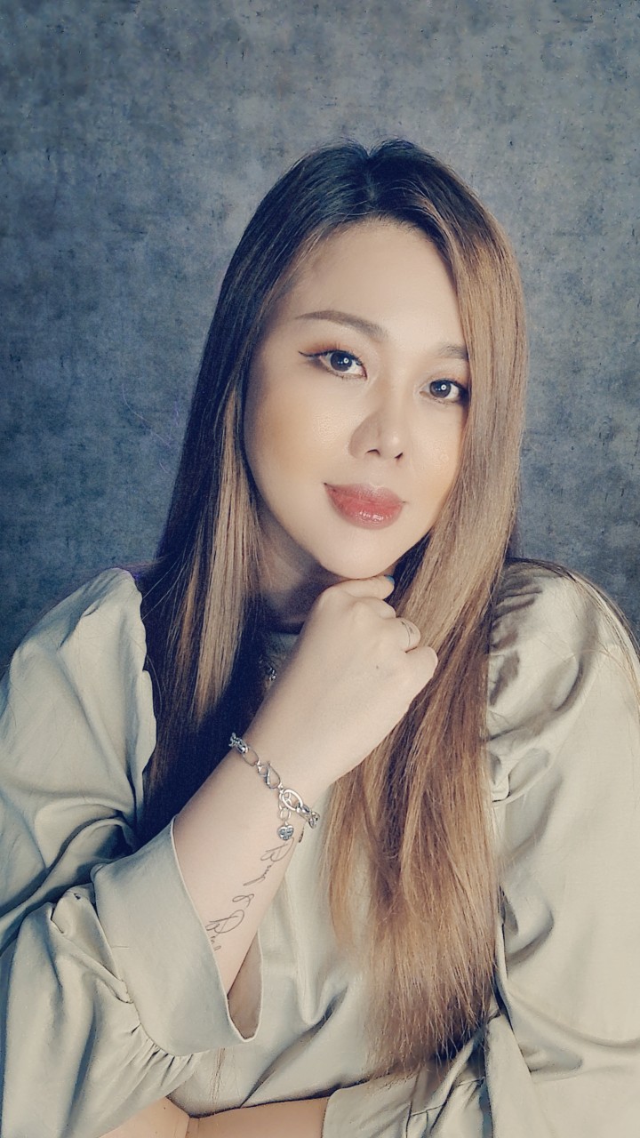 Profile photo for Rosa Nguyen