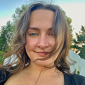 Profile photo for Maddie Barker