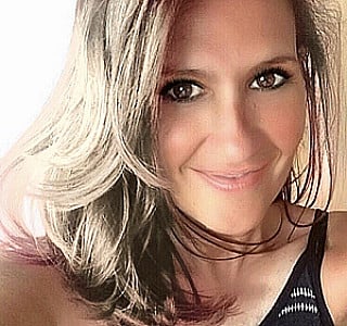 Profile photo for Lara Leonard