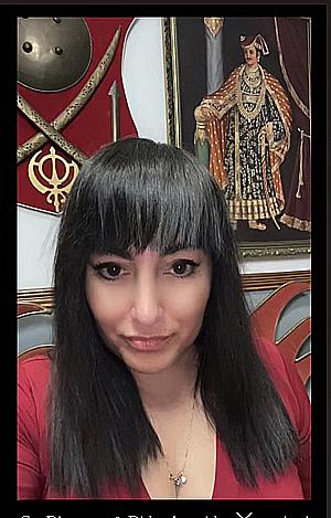 Profile photo for mandana sharifi