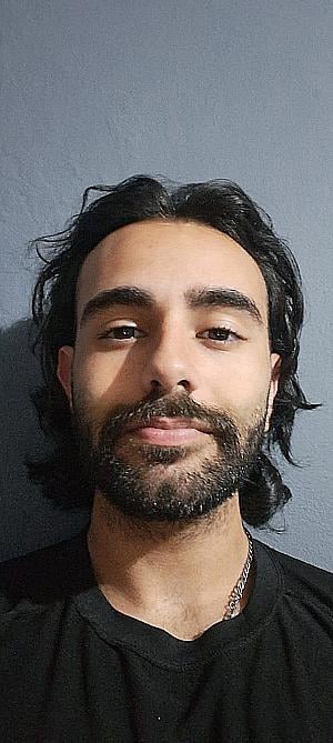 Profile photo for Axel Lousararian