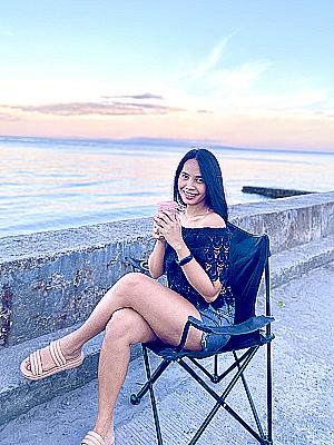 Profile photo for Daphny Alombro