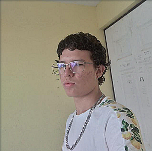 Profile photo for Aarón López