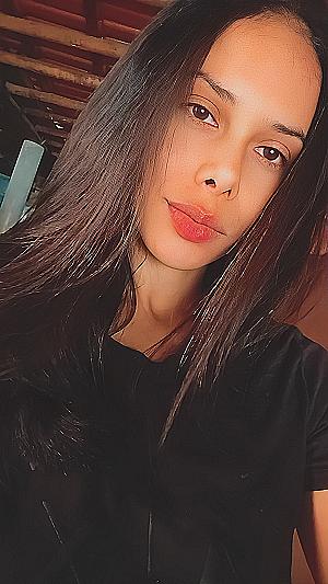 Profile photo for Mariane Magalhães