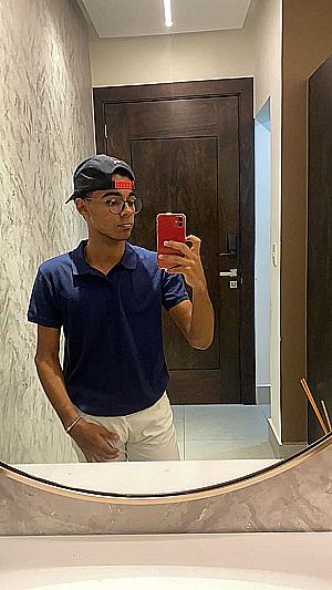 Profile photo for David Nina