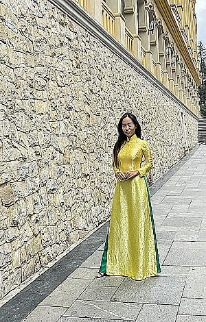 Profile photo for Yuli Nguyen