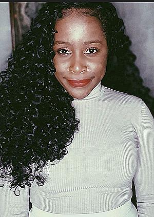 Profile photo for Queenie Chrystal