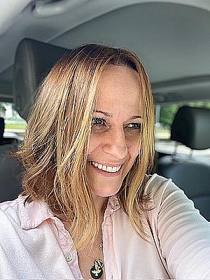 Profile photo for Aline Casagrande Mantovani