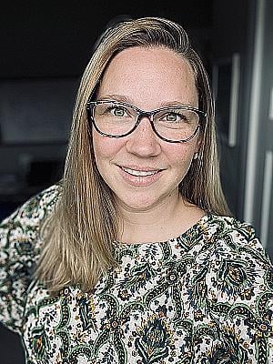 Profile photo for Leslie Claire Wood