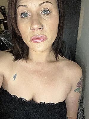 Profile photo for Shannon VanHoozer