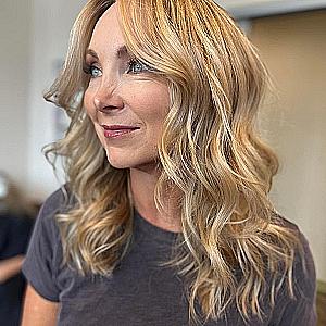 Profile photo for Barby Molnar