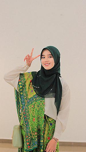 Profile photo for Julica Syalsabila Rozakh