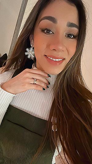 Profile photo for Flor Casas