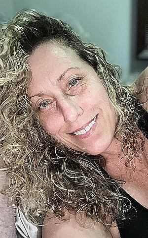 Profile photo for Renee Decoteau Howey