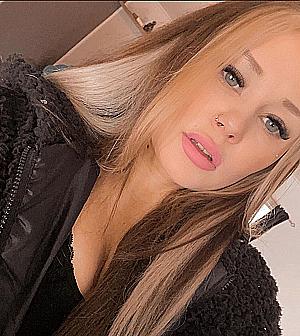 Profile photo for Amber Dann