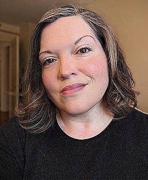 Profile photo for Robyn Johnson