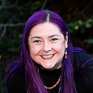 Profile photo for Caitlin Halliday