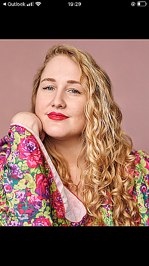 Profile photo for Roze Logtenberg