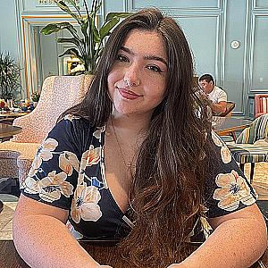 Profile photo for Isabella Heer