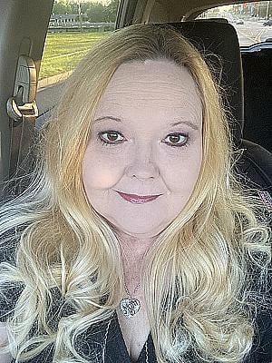 Profile photo for Amanda wade