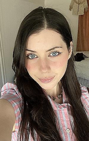 Profile photo for Julianne Hussman