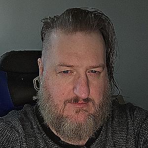 Profile photo for Emanuel Chayer