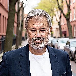 Profile photo for Scott Thomas