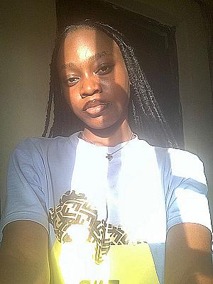 Profile photo for Ladan yasmin