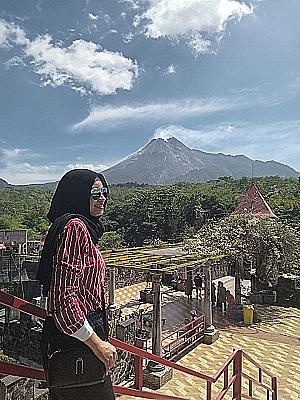 Profile photo for Adina Ramadhani