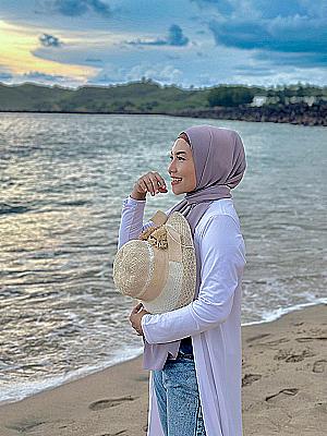 Profile photo for Ici Nina Puspita