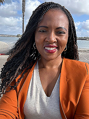 Profile photo for Lola Adeyemo