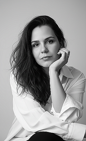 Profile photo for Josi Bortoloso Brazilian Voice Actress