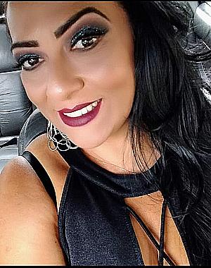 Profile photo for Paty Ribeiro