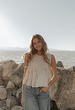 Profile photo for Karissa Neilson