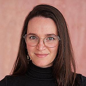 Profile photo for Celia Karadec