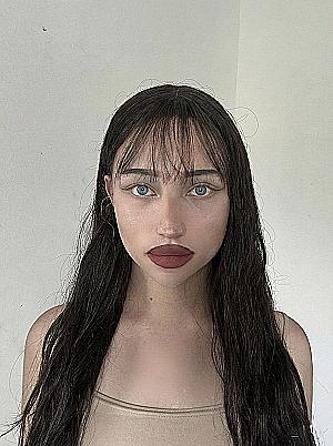 Profile photo for Bella Dodson