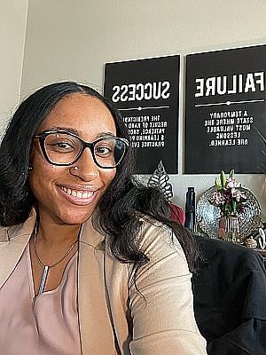 Profile photo for Pheobe Applon