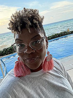 Profile photo for Angie Zanders