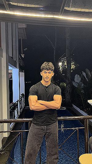 Profile photo for Dede setiawan