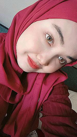 Profile photo for Rivkha Hanafida