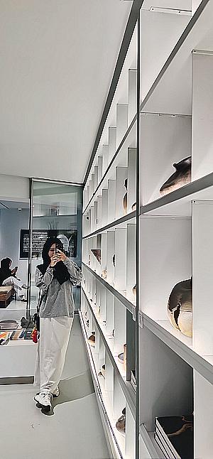 Profile photo for Afril Lovena