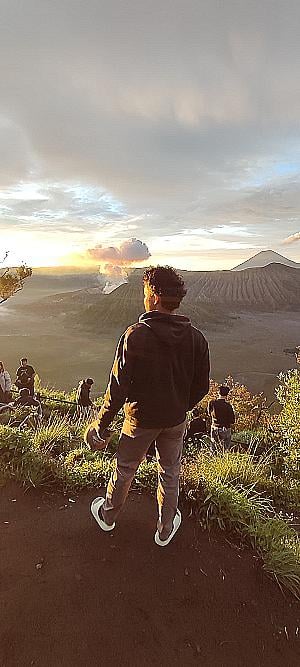 Profile photo for Rully Alislami