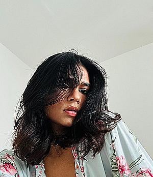 Profile photo for Crizzie Fernandes