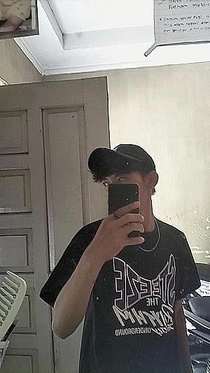 Profile photo for JULIANDIKAERLINZA JULIANDIKAERLINZA