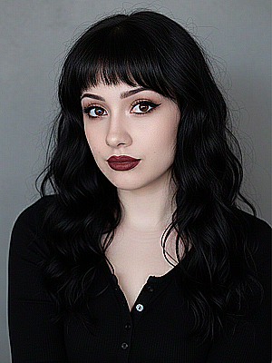 Profile photo for Holly Hart