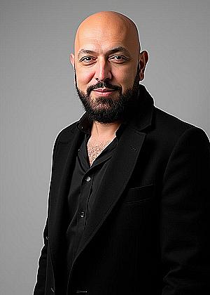 Profile photo for Reza Kashiloo