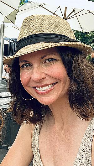 Profile photo for Lisa Leeland